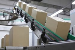 cardboard-boxes-conveyor-belt