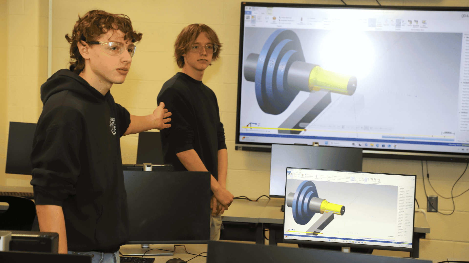 youth-pre-apprentices-in-class